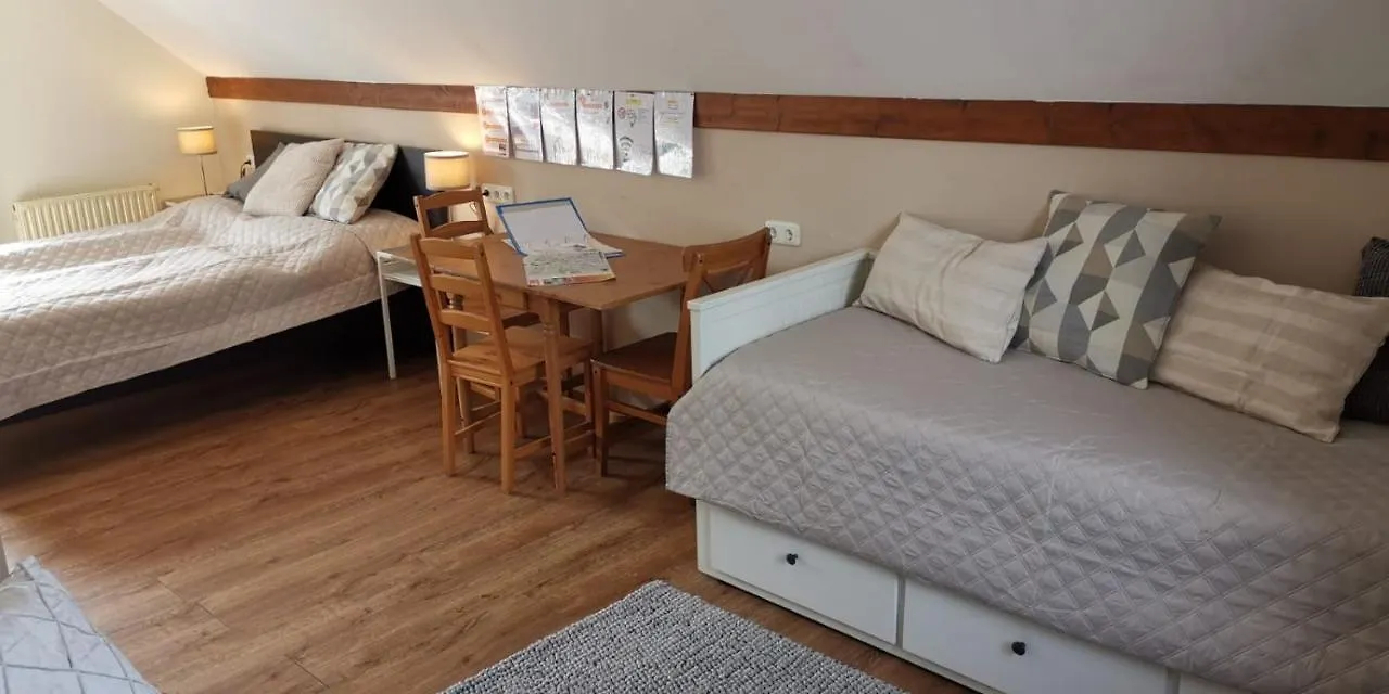Book-A-Room Salzburg Apartment 5-6-7-8