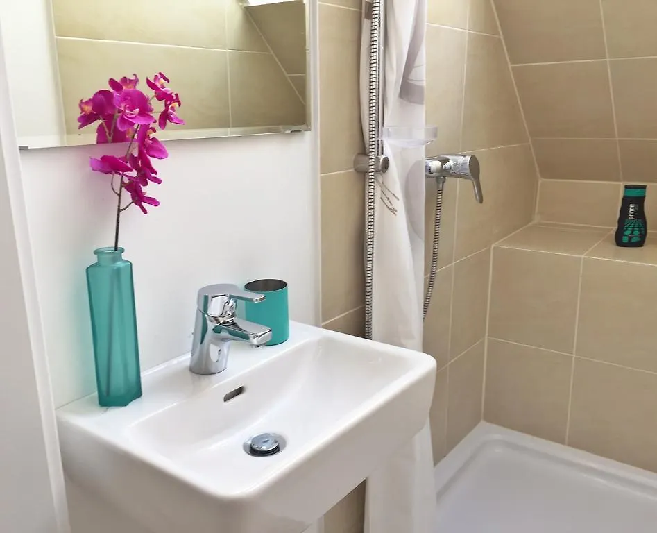 Book-A-Room Salzburg Apartment 5-6-7-8