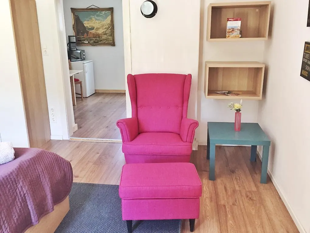 Book-A-Room Salzburg Apartment 5-6-7-8 0*,  Österreich